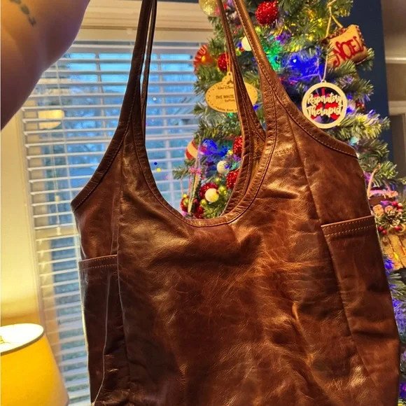 Rough & Tumble large 7 Pocket Leather Tote Bag - Picture 2 of 7